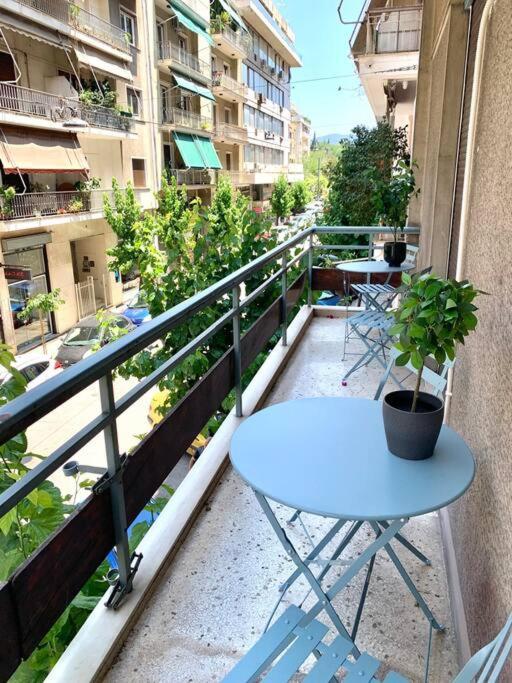 Spacious 4-Bedroom Family Home, 100M From Metro 아테네 외부 사진