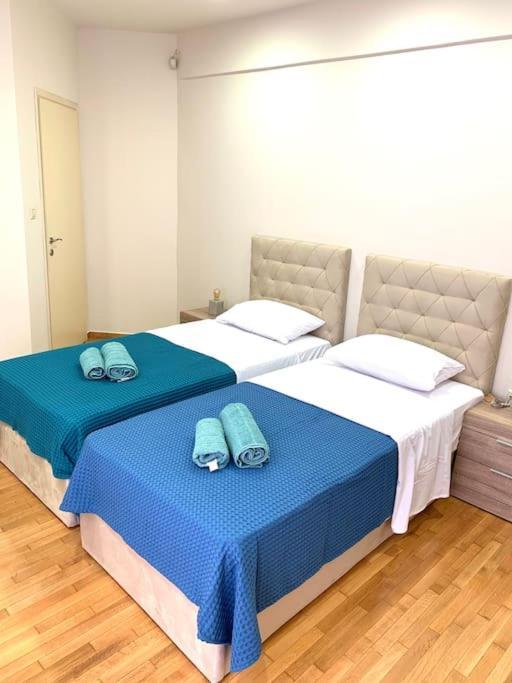 Spacious 4-Bedroom Family Home, 100M From Metro 아테네 외부 사진