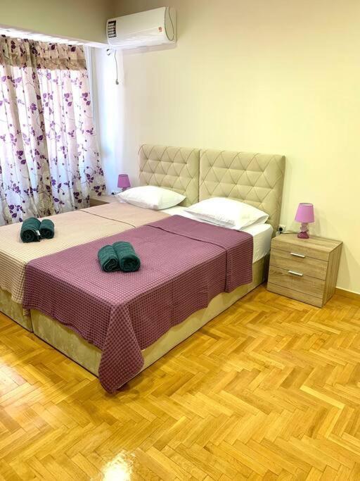 Spacious 4-Bedroom Family Home, 100M From Metro 아테네 외부 사진